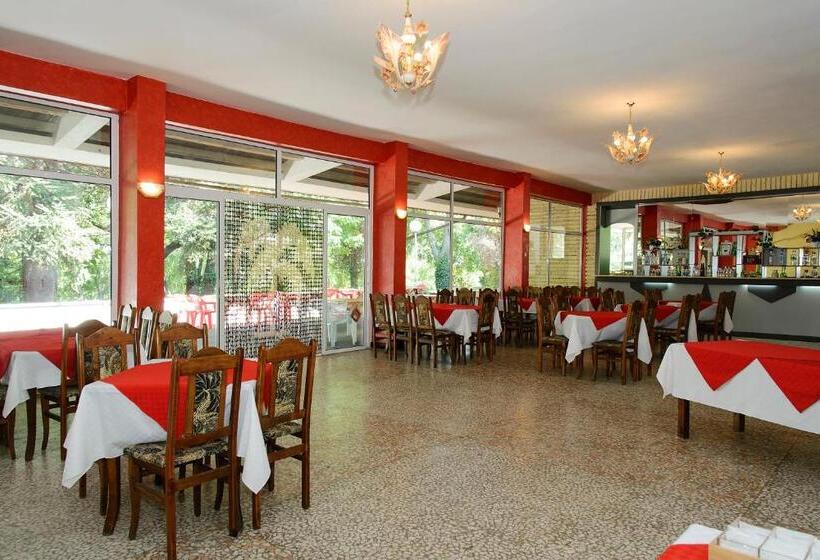 호텔 Zdravets   Free Parking