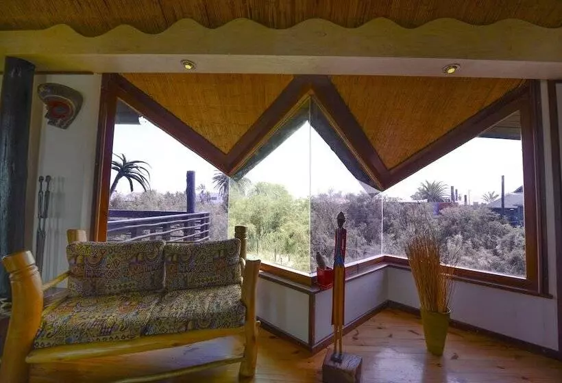 تختخواب و صبحانه Stiltz Guest House