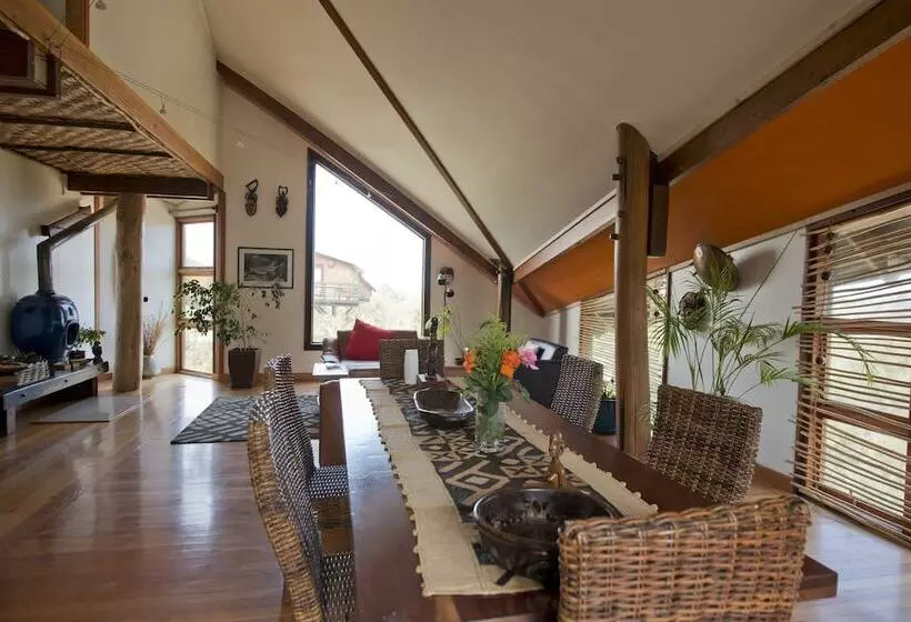 تختخواب و صبحانه Stiltz Guest House