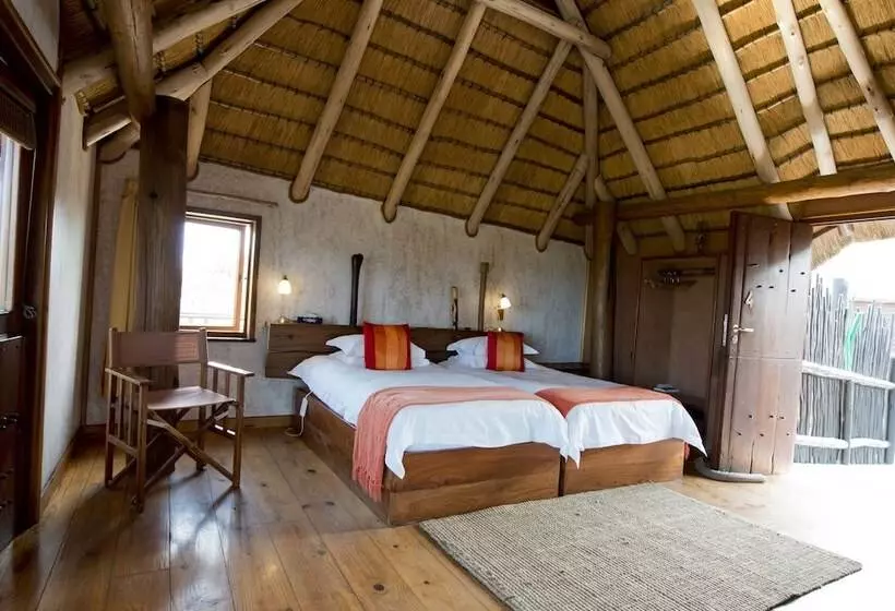 تختخواب و صبحانه Stiltz Guest House