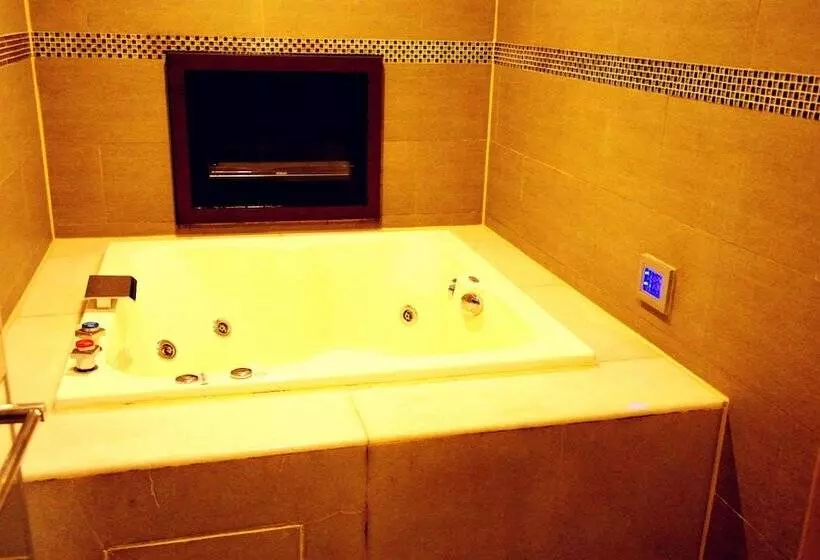 Discovery Motel  Tucheng