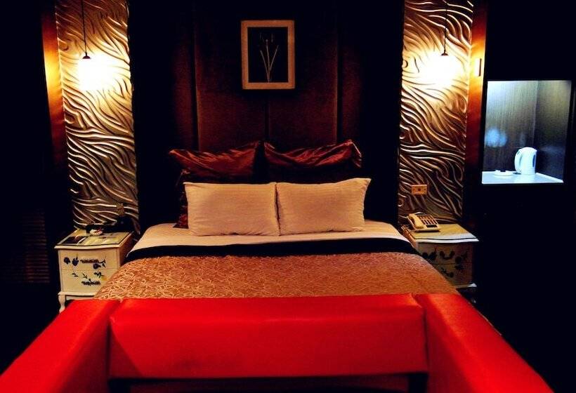 Discovery Motel Tucheng