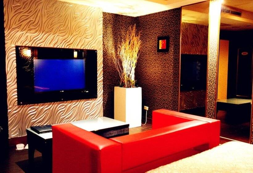 Discovery Motel Tucheng