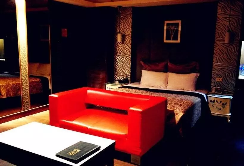 Discovery Motel  Tucheng