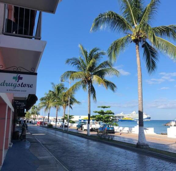 Hostel Tropico 20º Oceanfront