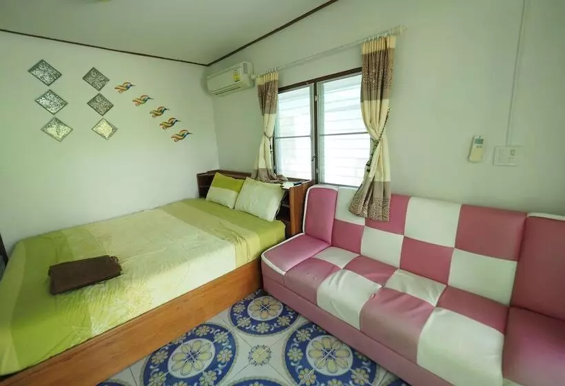Hotelli Baan Suanjarean Resort