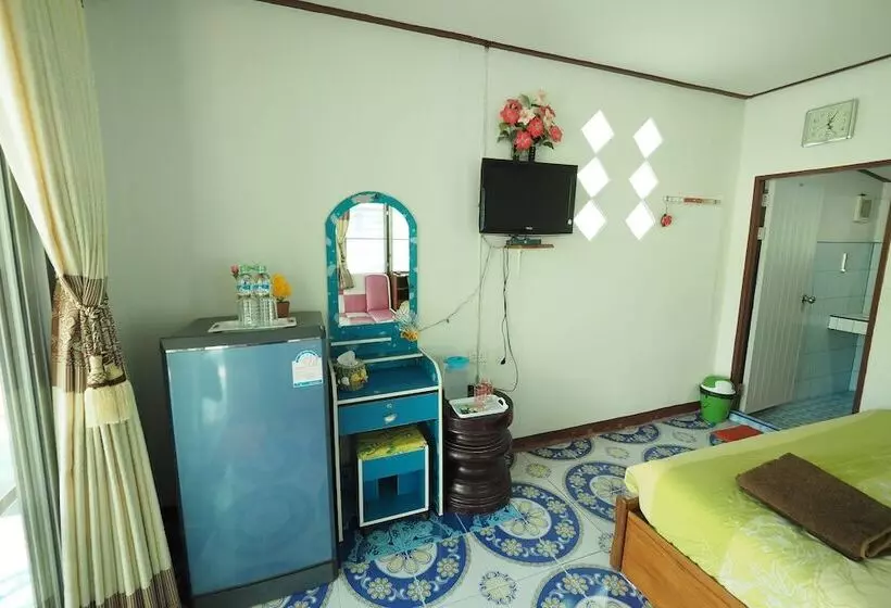 Hotelli Baan Suanjarean Resort