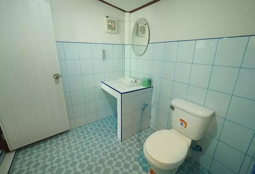 Hotelli Baan Suanjarean Resort