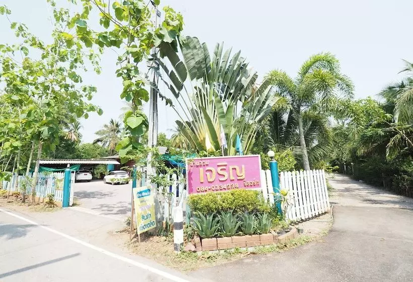 Hotelli Baan Suanjarean Resort