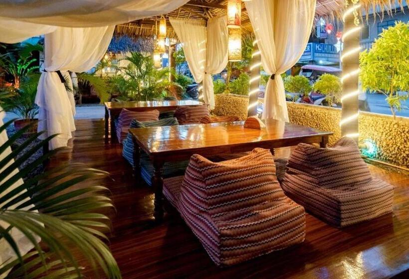 Coucou Bar Hotel And Restaurant