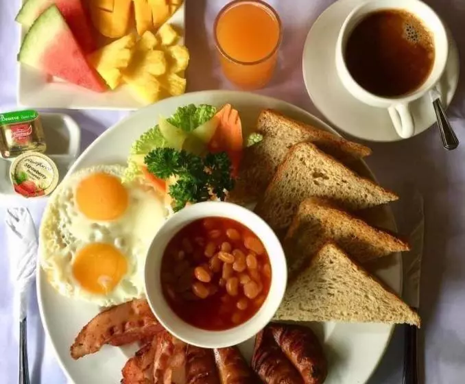 Coucou Bar Hotel And Restaurant