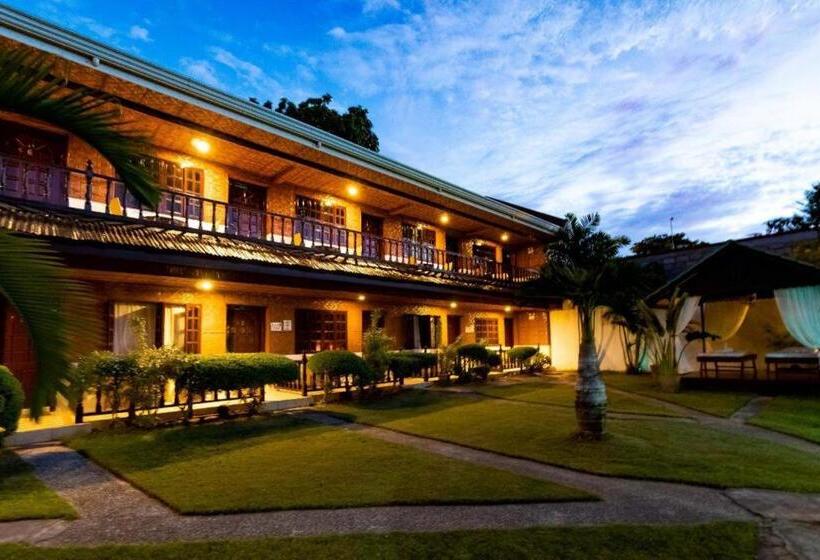 Coucou Bar Hotel And Restaurant