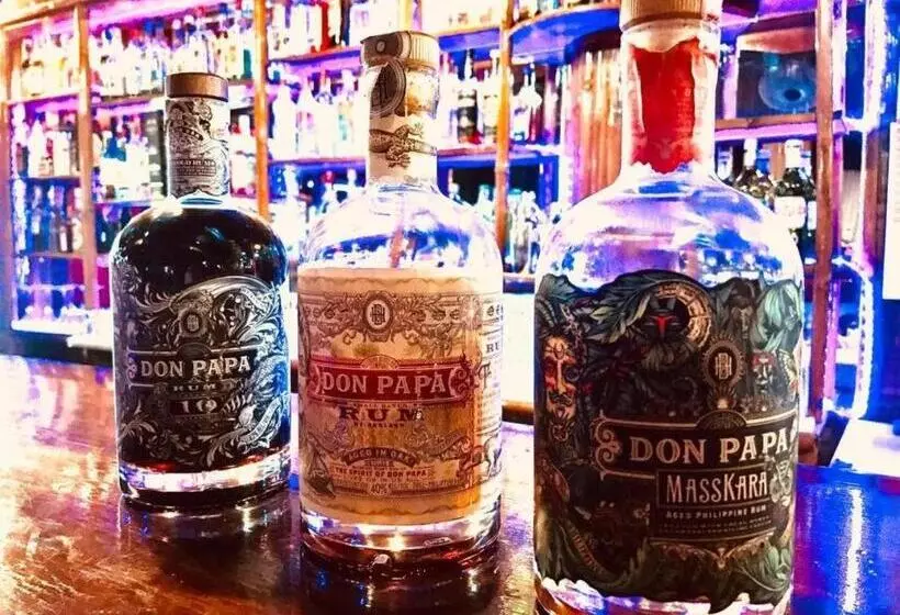 Coucou Bar Hotel And Restaurant