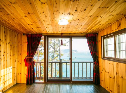 Geoje White O Pension