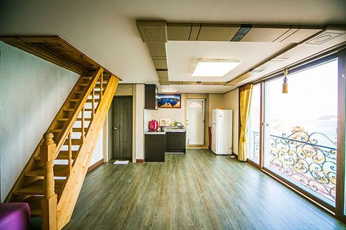 Geoje White O Pension