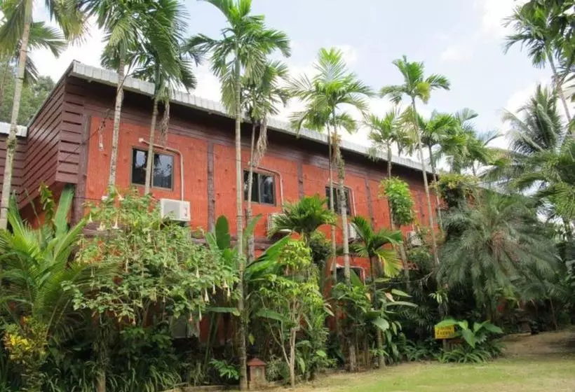 Hotelli Huai Nam Rin Resort