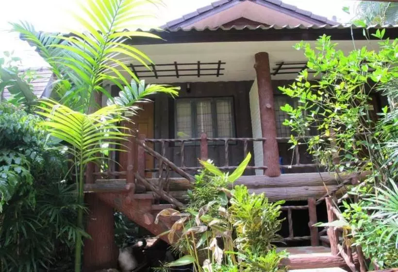 Hotelli Huai Nam Rin Resort