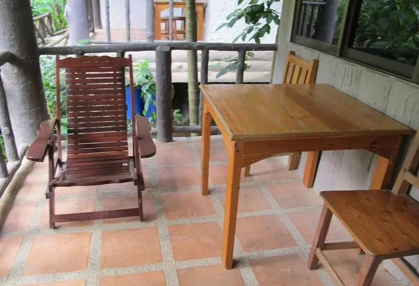 Hotelli Huai Nam Rin Resort