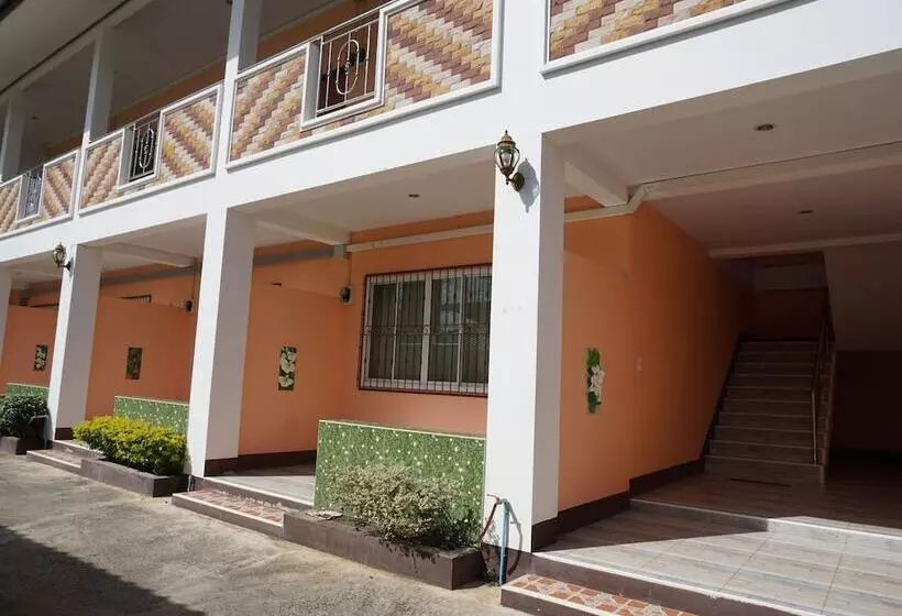 Hotelli Kanoktid Place