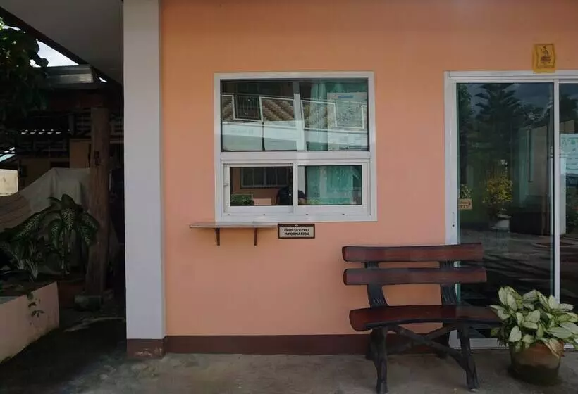 Hotelli Kanoktid Place