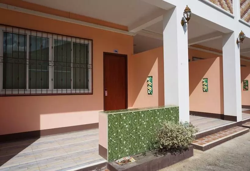 Hotelli Kanoktid Place