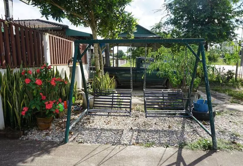 Hotelli Kanoktid Place