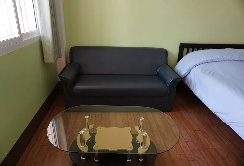 Hotelli Kanoktid Place