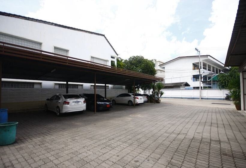 Отель Mileplace