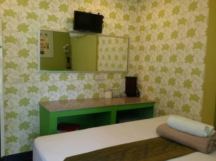 בית מלון כפרי Paifha Beach Resort