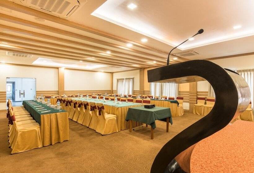 هتل Park Safari Resort