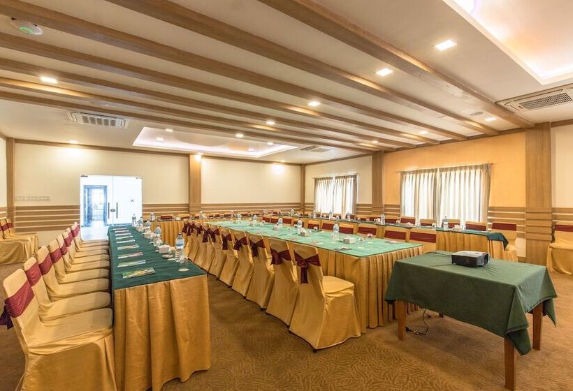 هتل Park Safari Resort