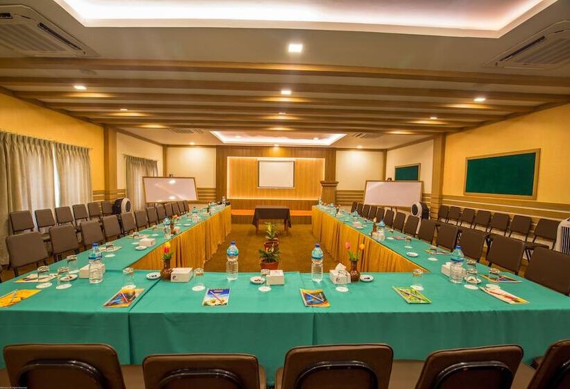 هتل Park Safari Resort