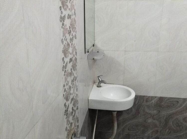 هتل Shree Vallabh