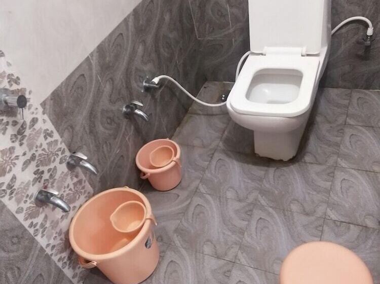 هتل Shree Vallabh