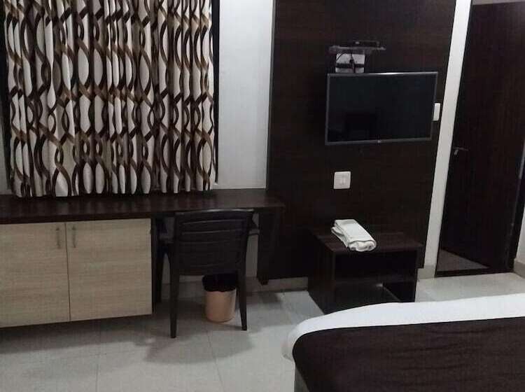 هتل Shree Vallabh