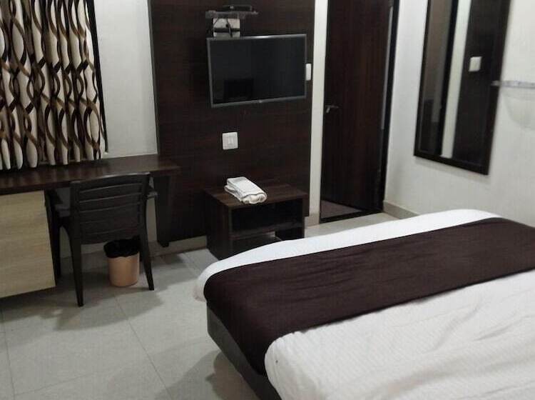 هتل Shree Vallabh