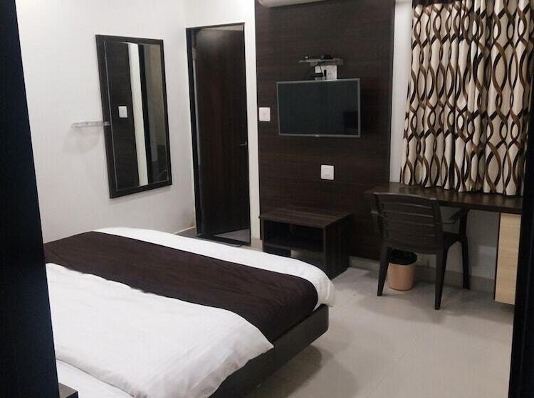 هتل Shree Vallabh