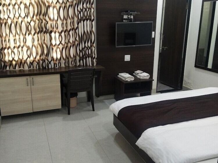 هتل Shree Vallabh