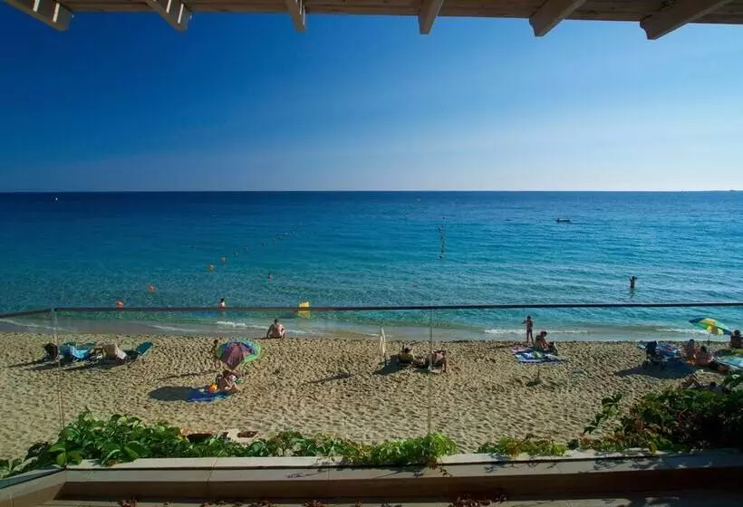 Infinity Beach House In Kefalonia