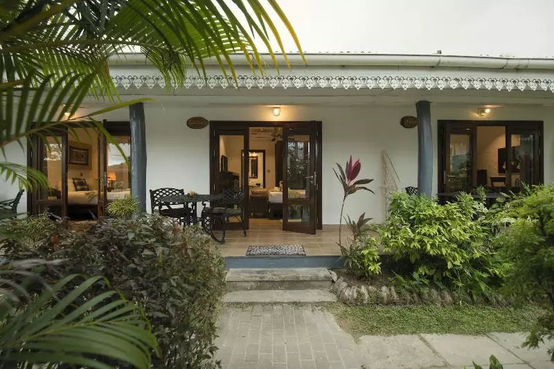 پانسیون Auberge D Anse Boileau & Restaurant Chez Plume