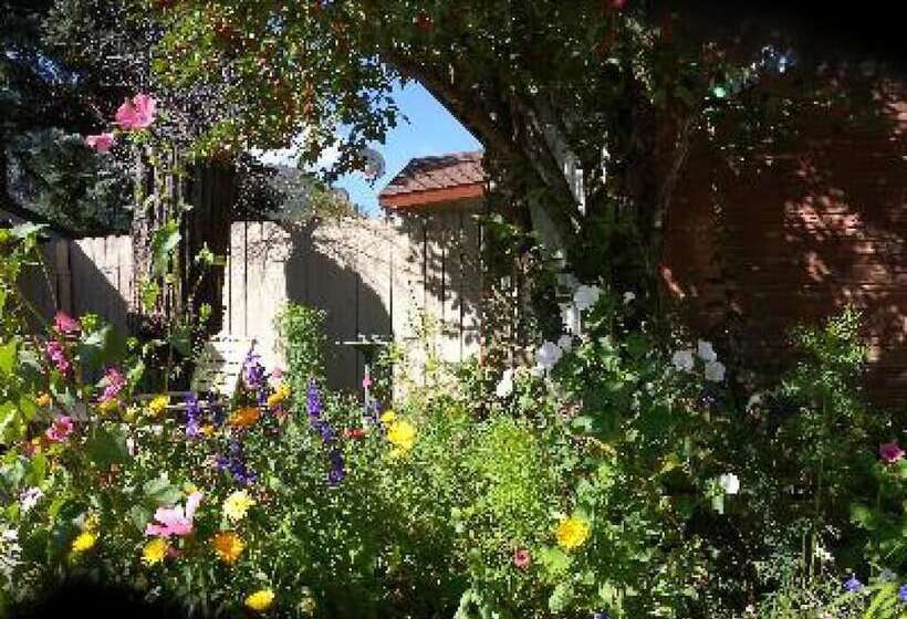 펜션 Redstone Cliffs Lodge