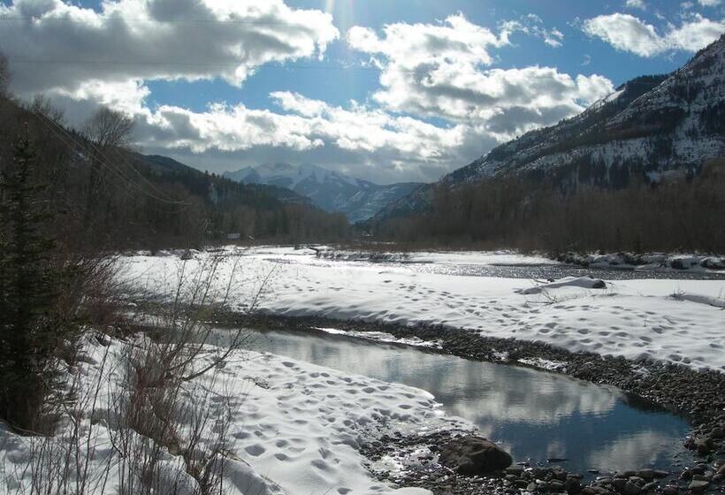 펜션 Redstone Cliffs Lodge