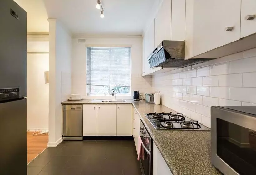 Selena, 2bdr South Yarra Apartment