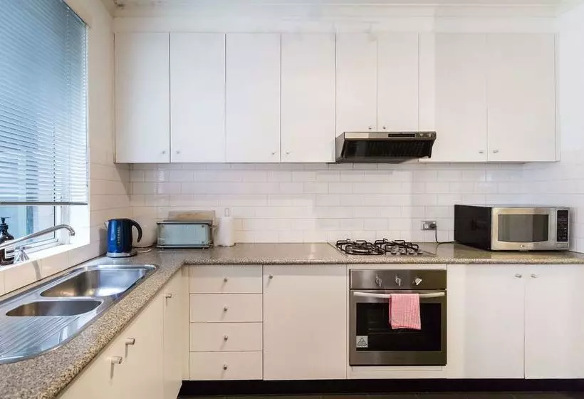 Selena, 2bdr South Yarra Apartment
