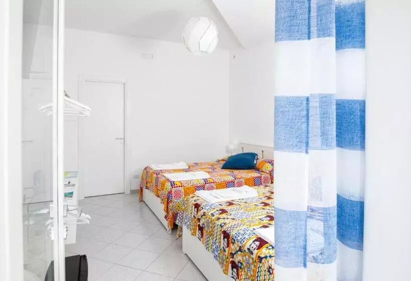 تختخواب و صبحانه La Casa Sul Faro