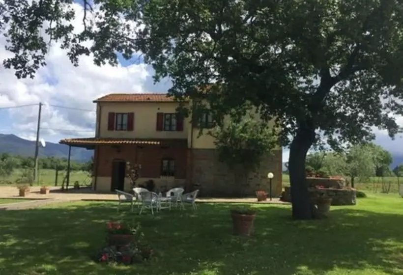 Hotelli Agriturismo Podere Delle Querci
