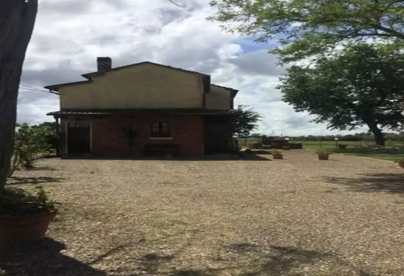 Hotelli Agriturismo Podere Delle Querci