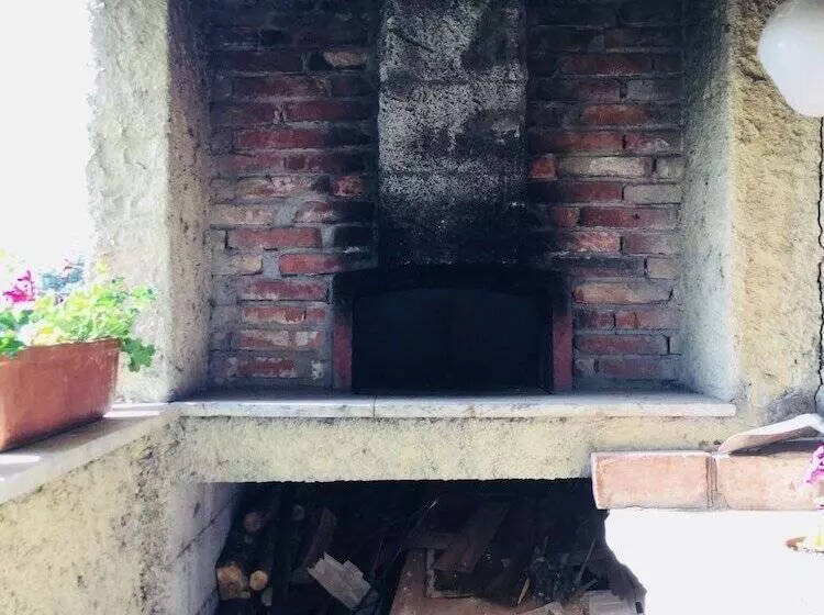 Hotelli Agriturismo Podere Delle Querci