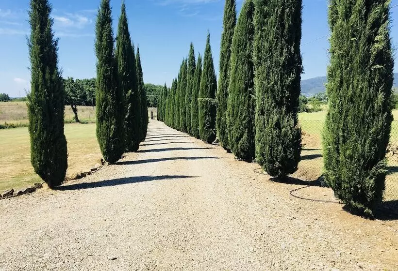 Hotelli Agriturismo Podere Delle Querci