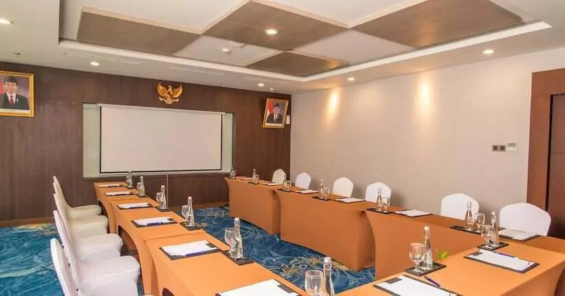 هتل Bw Luxury Jambi